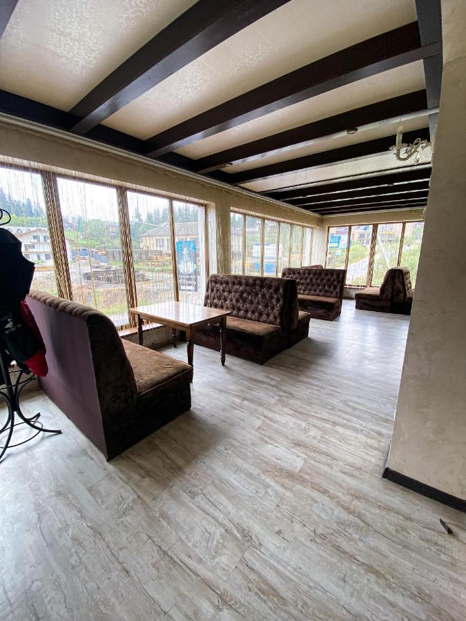 Hotel Royal Yablunytsya Esterno foto
